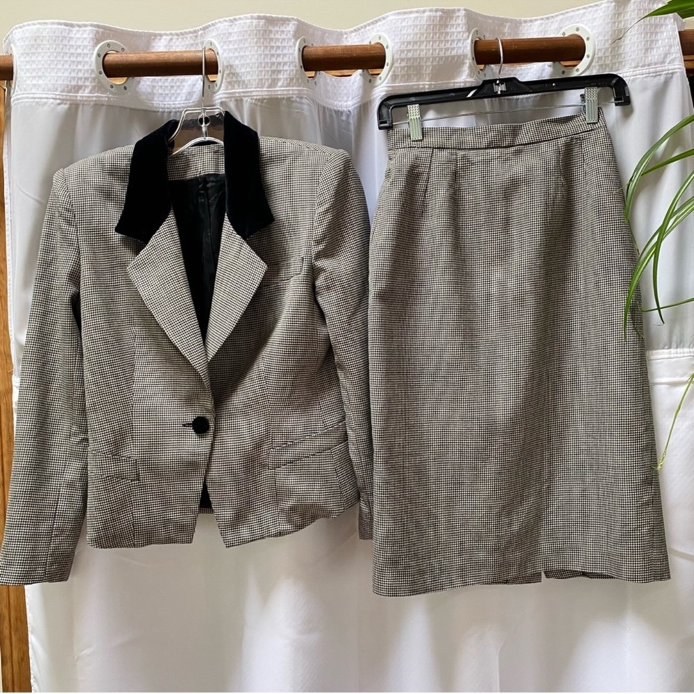 Vintage Old Money Suit Jacket Blazer & Pencil Skirt Set Black White Houndstooth